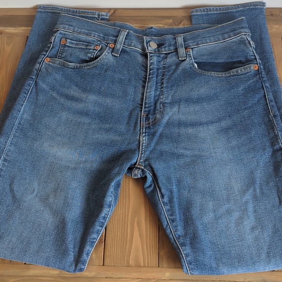 Levi’s Men’s 512 Taper Fit Distressed Jeans SZ 32 - Picture 3 of 8